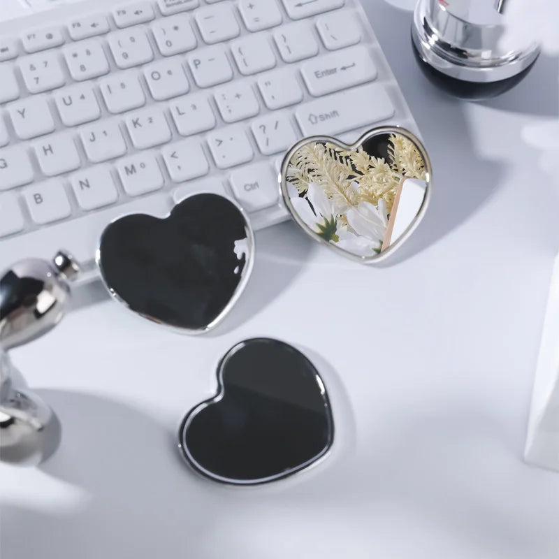 Zonyin Cheap Electroplated Plastic Small Heart Pocket Makeup Mirror Mini Portable Travel Compact Cosmetic Mirror Custom Logo