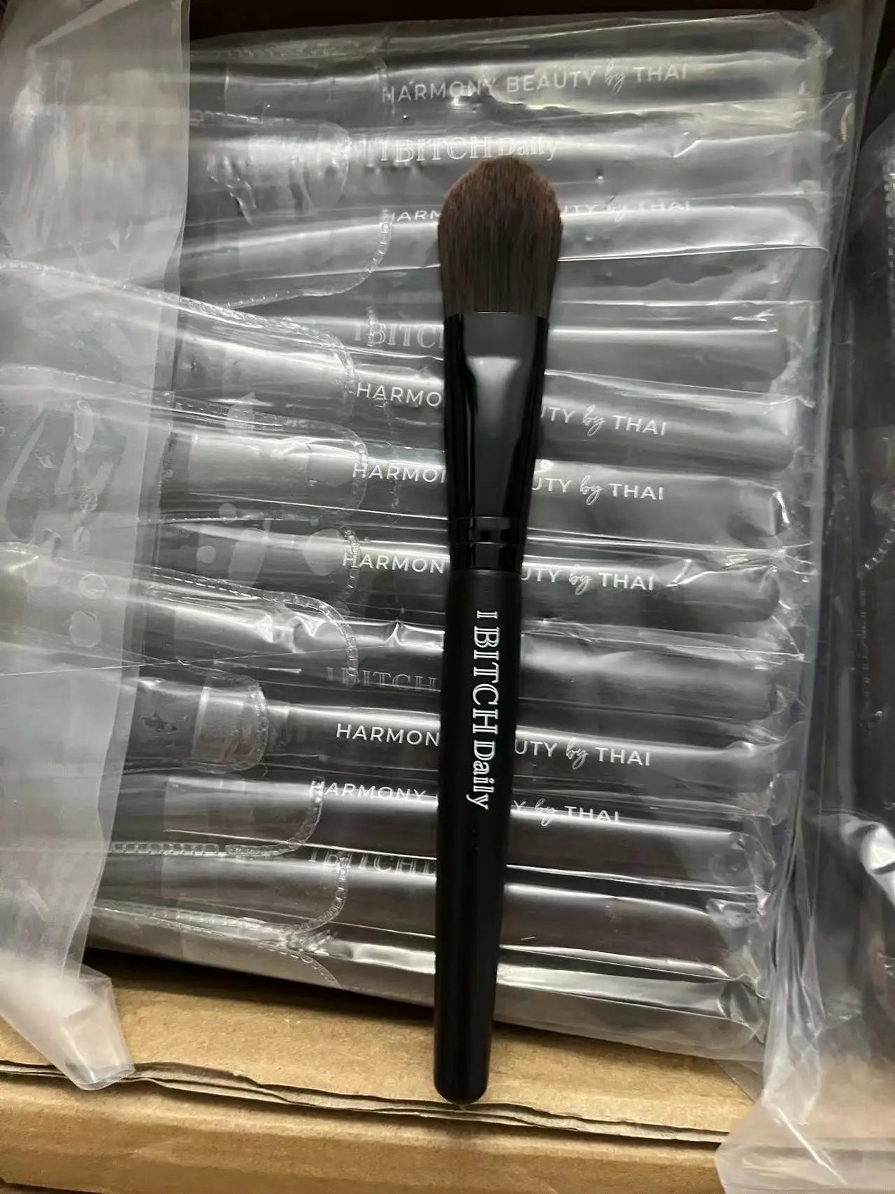 Zonyin Wholesale Black Wood Handle Face Mask Brush Custom Logo Wooden Facial Clay Mask Brush Applicator for Mud Mask