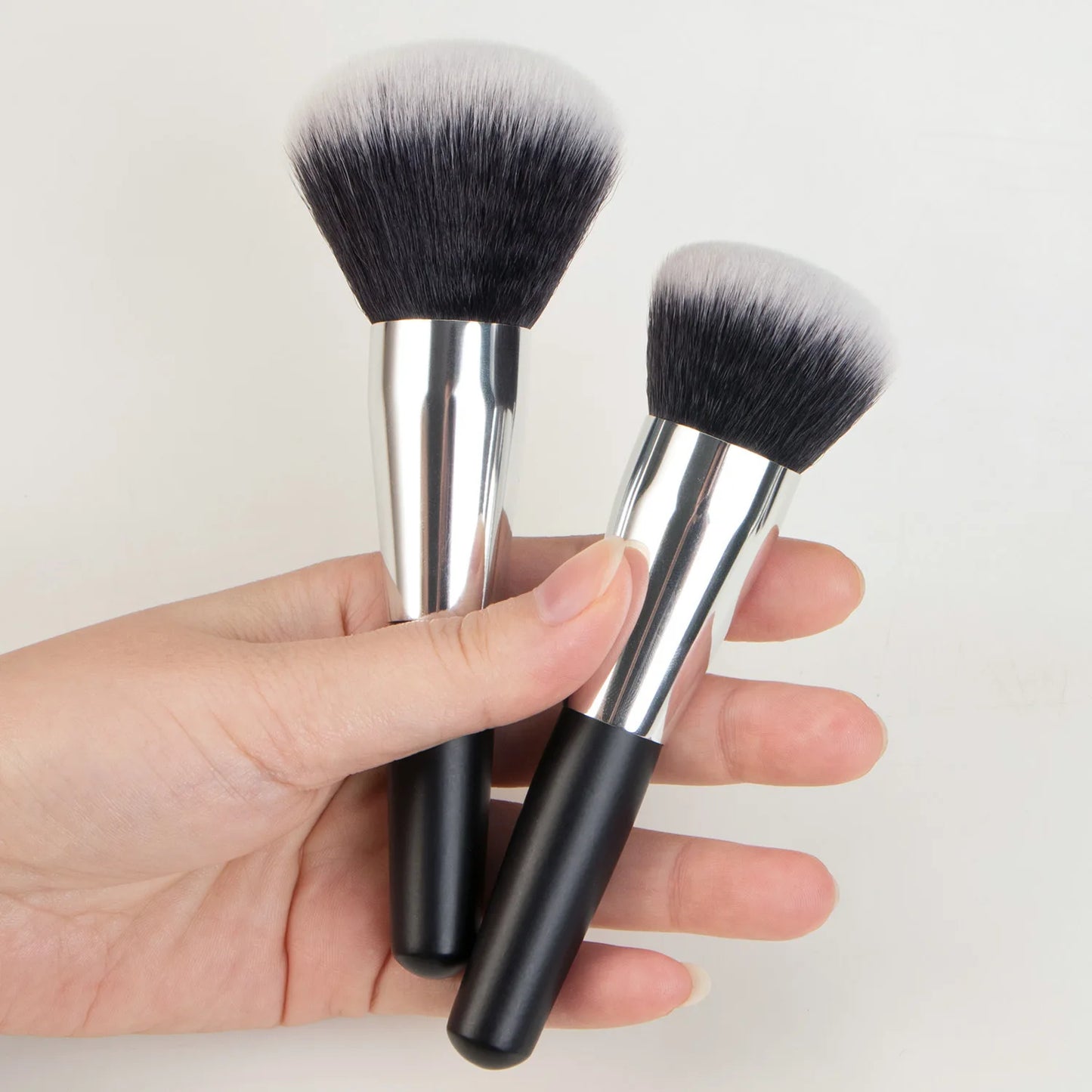 Wholesale 40 PCS Professional Makeup Brush Set Foundation Eye Shadow Concealer Powder Blusher Glossy Black Color Fan Brush Face