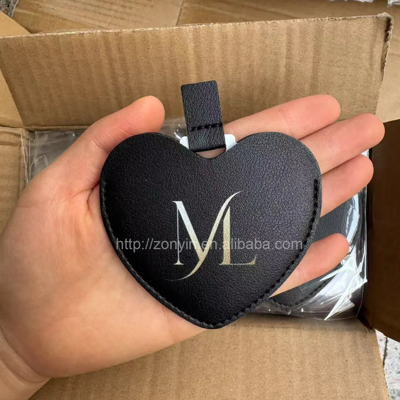 Zonyin Women's Gift Heart Shaped Pu Leather Pocket Mirror Customized Your Logo Small Travel Makeup Mirror for Valentine's Day