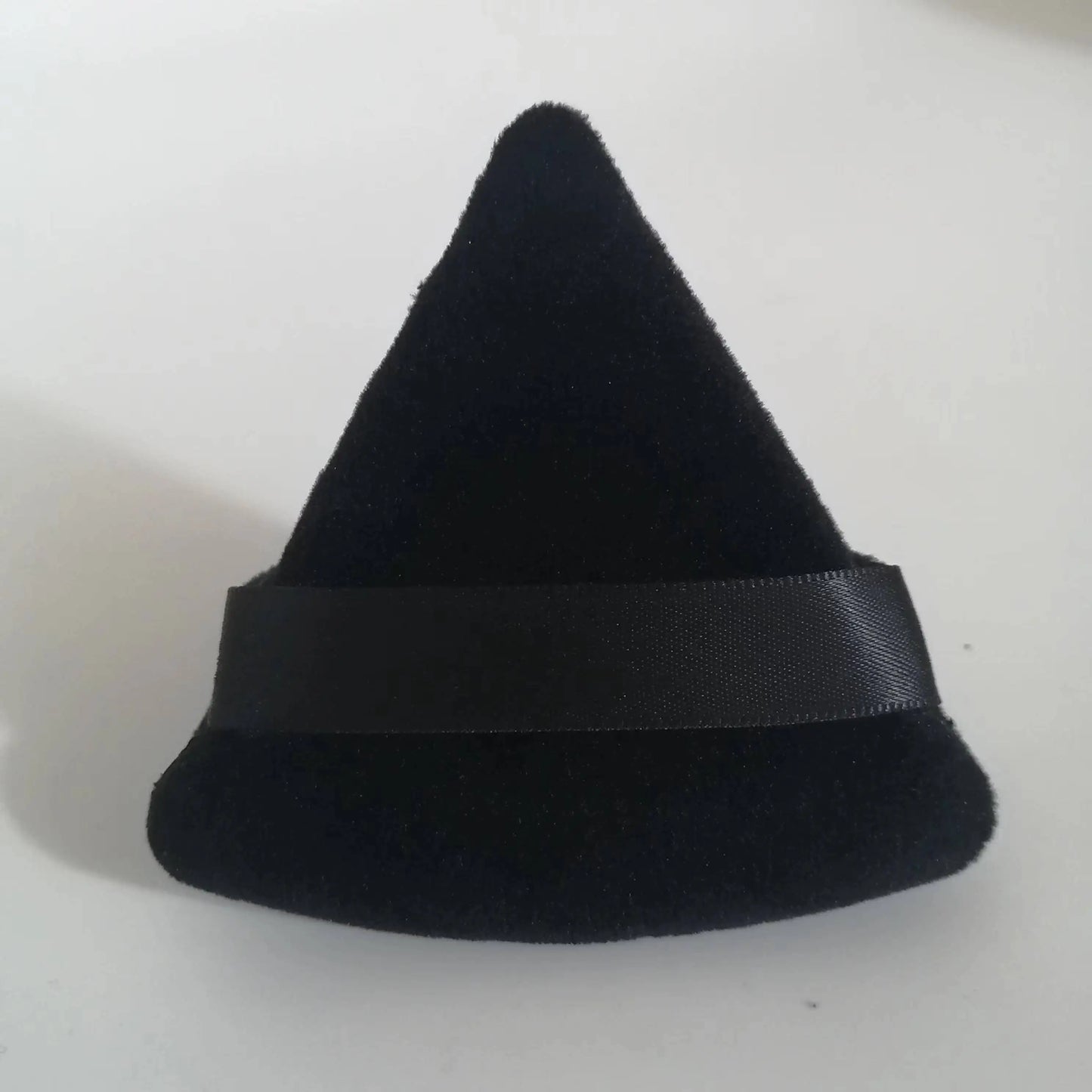 Zonyin Custom LOGO Black Triangle Powder Puffs Face Cosmetic Powder Puff Washable Reusable Soft Plush Powder Sponge Makeup