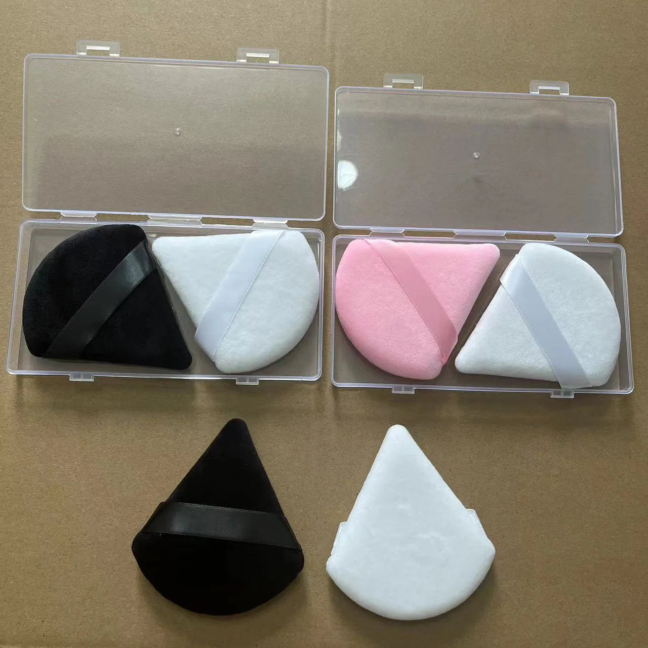 Zonyin Top Selling 2Pcs Black White Large Triangle Powder Puff Ultra Soft Velour Face Body Loose Powder Puff With Plastic Box