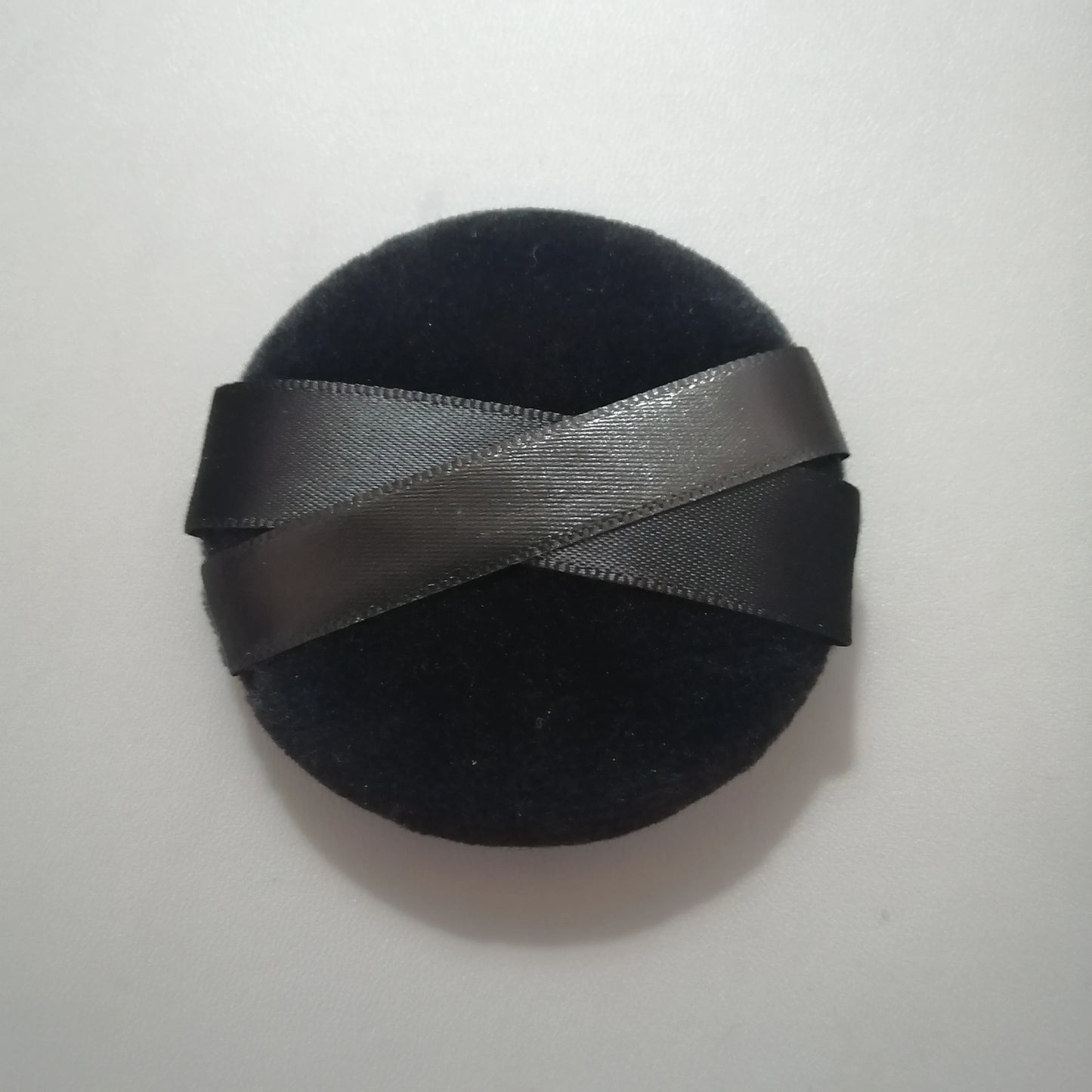 Zonyin New Arrival Double Ribbon Triangle Powder Puff Super Soft Velvet Makeup Loose Powder Puff with Custom Logo