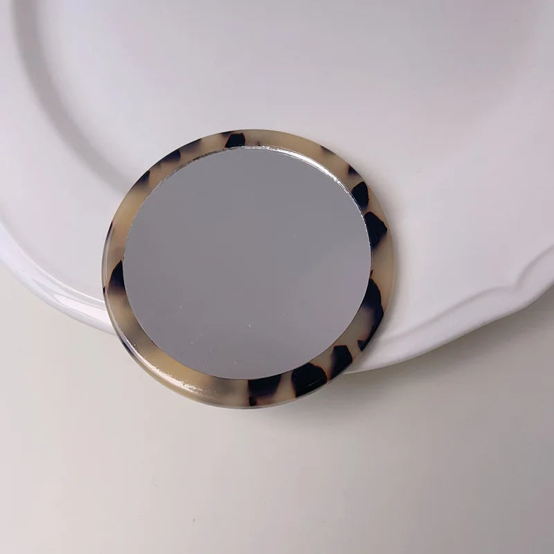 Zonyin Custom Logo Ins New Style Portable Cosmetic Mirror Small Pocket Makeup Bag Mirror Personalized Features for Women