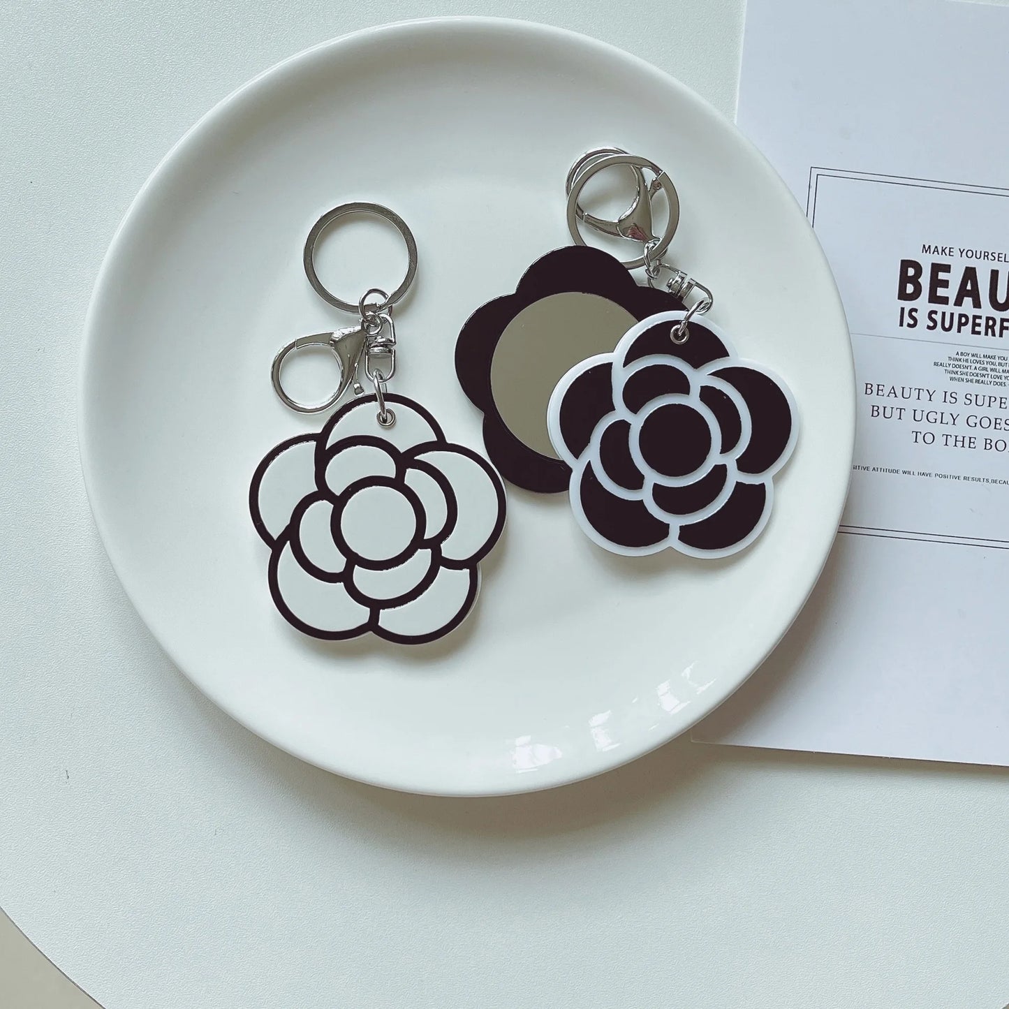 Zonyin Hot Selling Acetate Portable Small Makeup Mirror Key Chain Bag Pendant Accessories Wholesale for Girls Gift