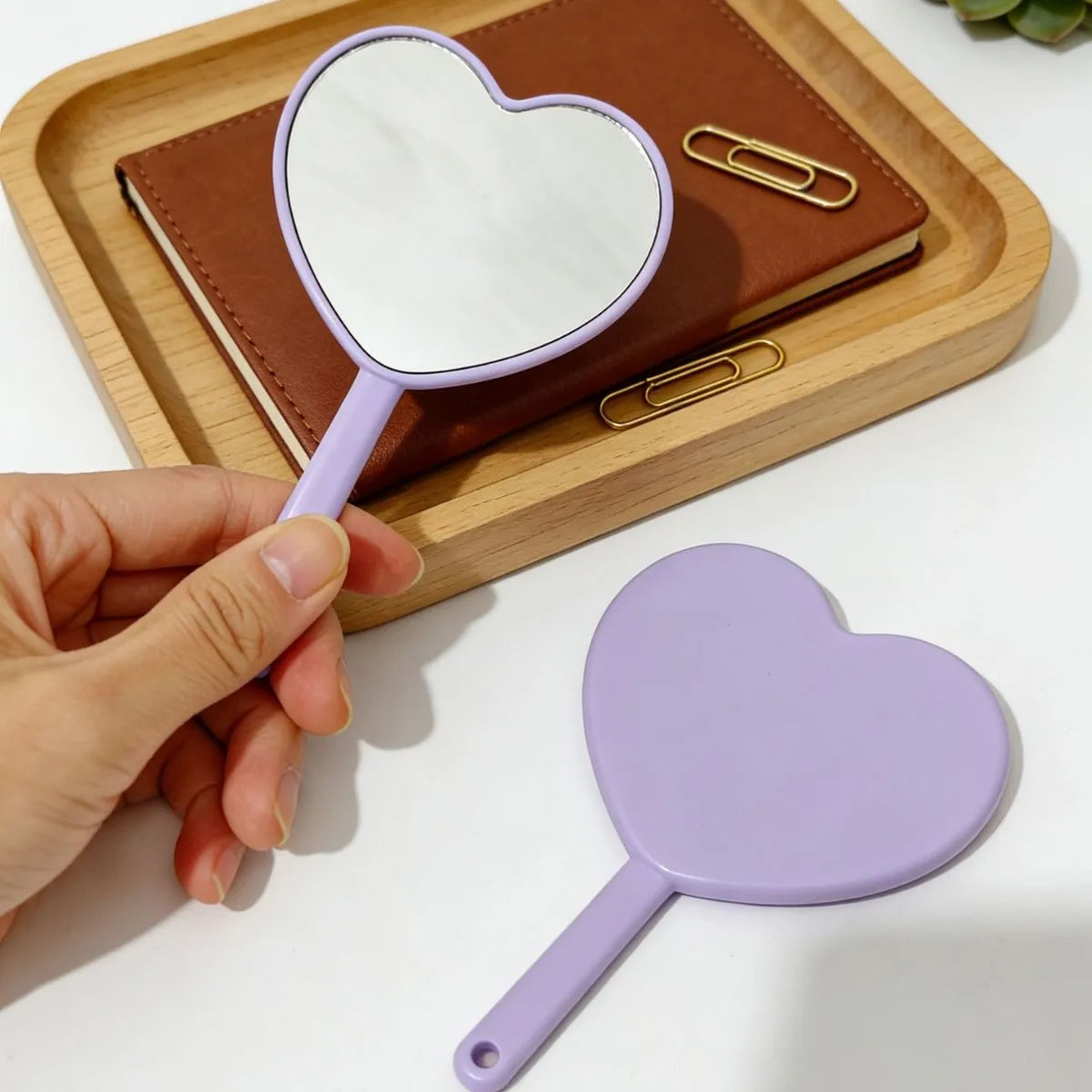 Wholesale Mini Heart Shaped Mirror HD Custom Logo Plastic Hand Held Makeup Mirror Cute Portable Cosmetic Pocket Mirror for Women