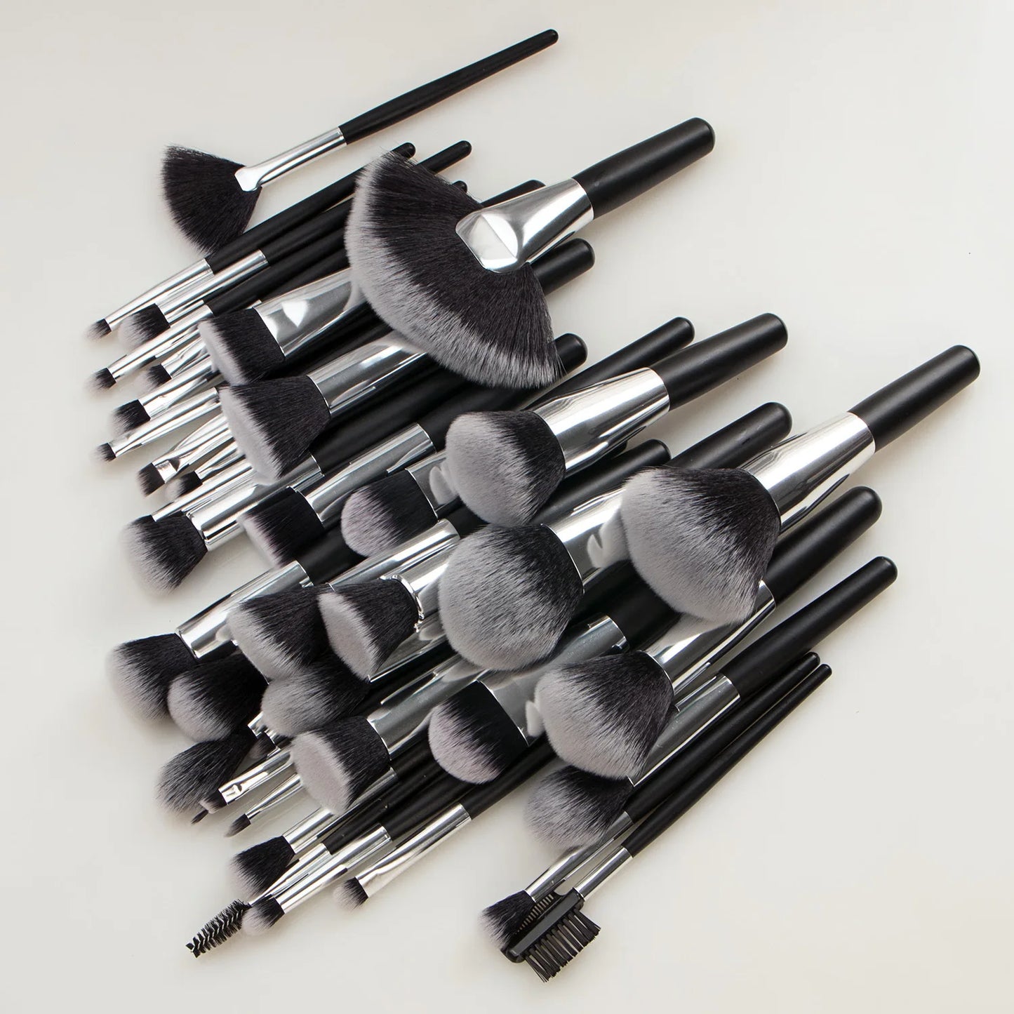 Wholesale 40 PCS Professional Makeup Brush Set Foundation Eye Shadow Concealer Powder Blusher Glossy Black Color Fan Brush Face