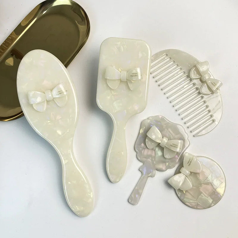 Zonyin Hot Selling Acetate Daily Portable HandHeld Makeup Mirror Small Round Travel Makeup Mirror and Comb for Woman Travel