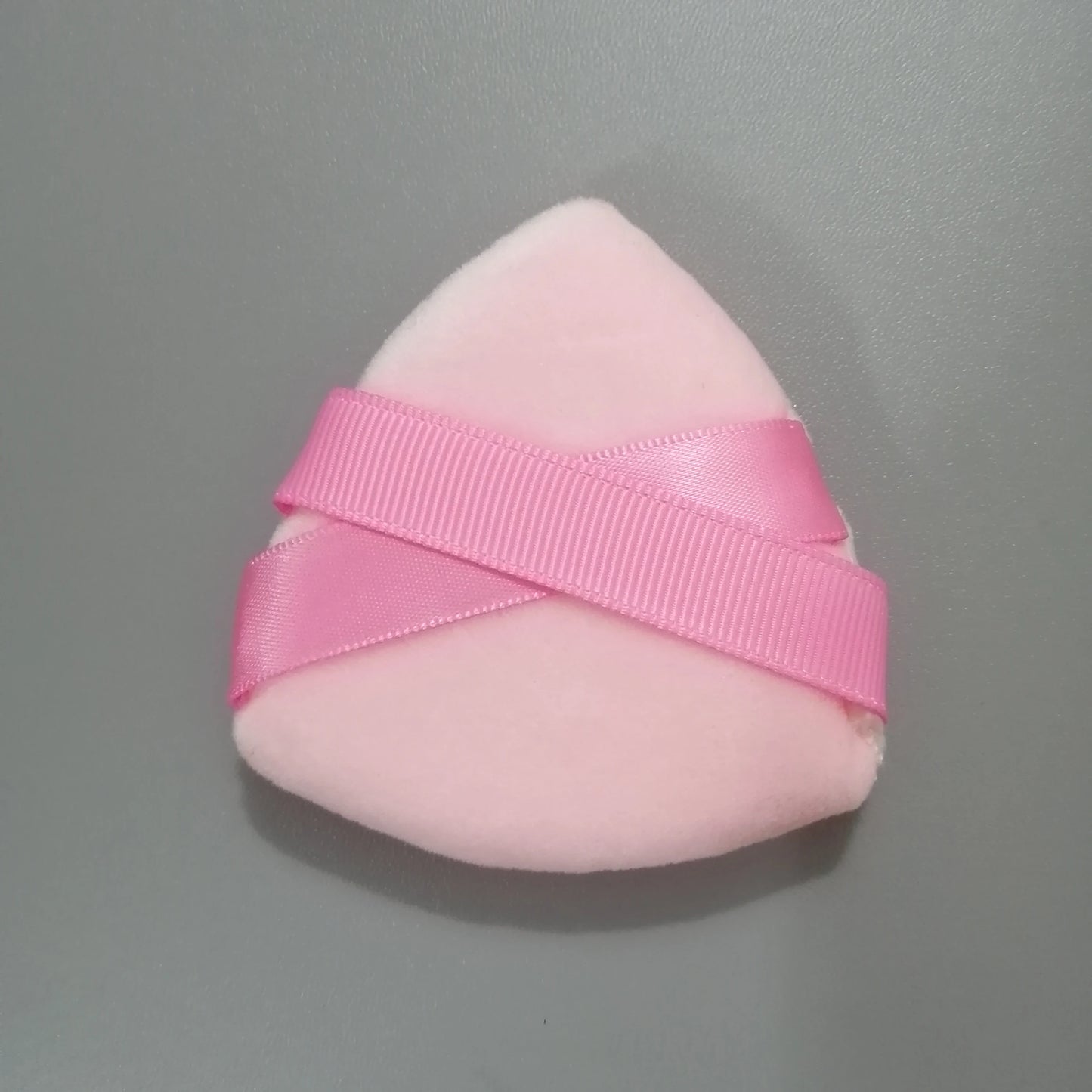 Zonyin New Arrival Double Ribbon Triangle Powder Puff Super Soft Velvet Makeup Loose Powder Puff with Custom Logo