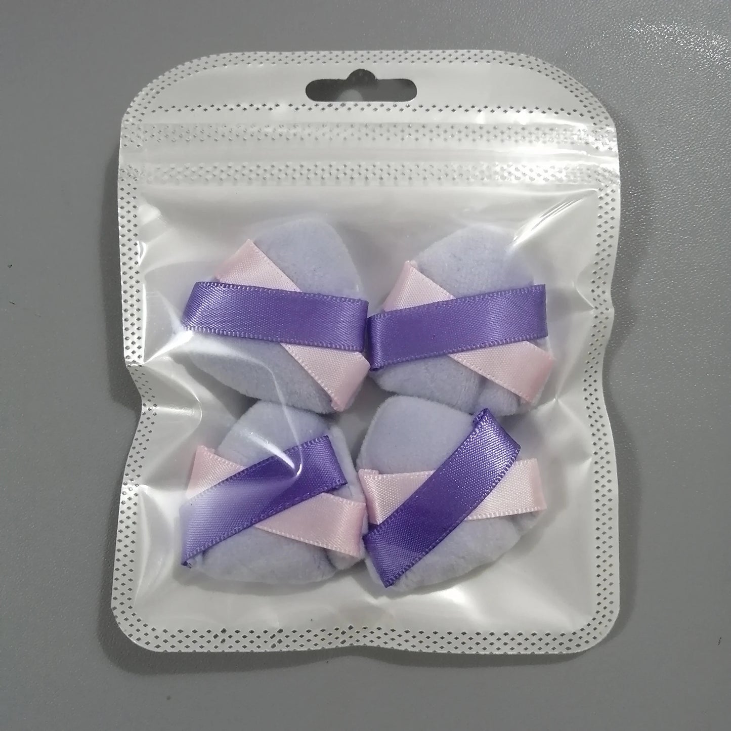 Zonyin Wholesale Cheap Small Finger Soft Velour Powder Puffs Triangle Mini Velvet Face Makeup Puff for Loose Powder