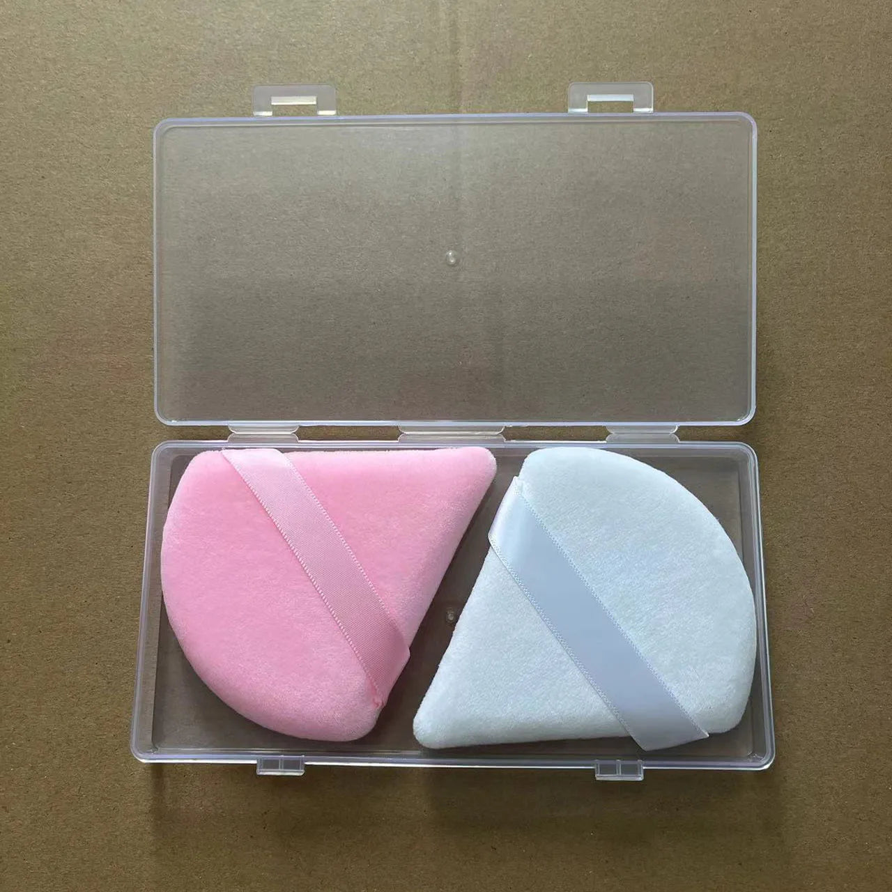 Zonyin Top Selling 2Pcs Black White Large Triangle Powder Puff Ultra Soft Velour Face Body Loose Powder Puff With Plastic Box