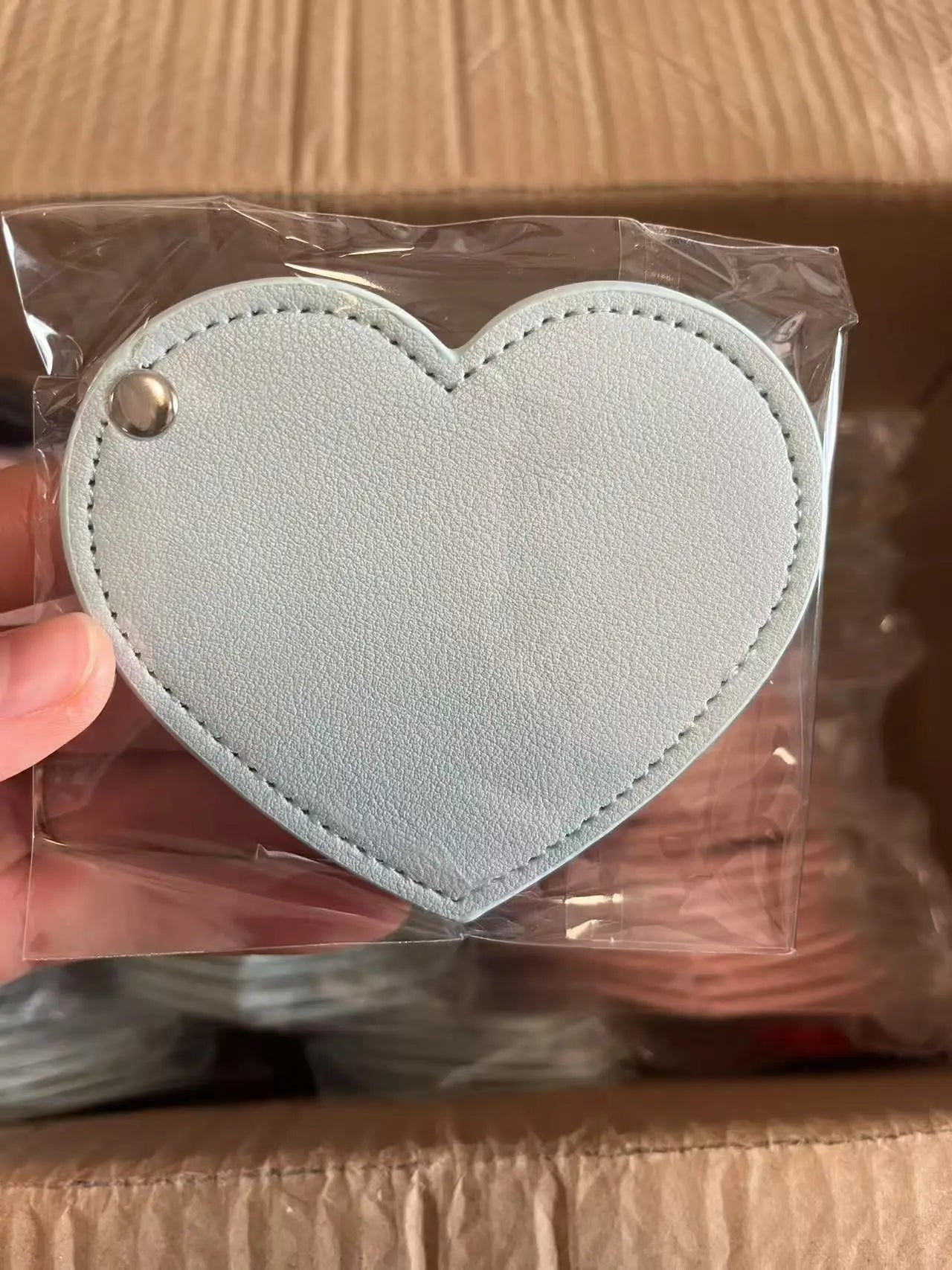 Zonyin Cute Red Heart Pu Leather HD Glass Pocket Makeup Mirror Custom Logo Portable Travel Mini Cosmetic Mirrors for Women Girls