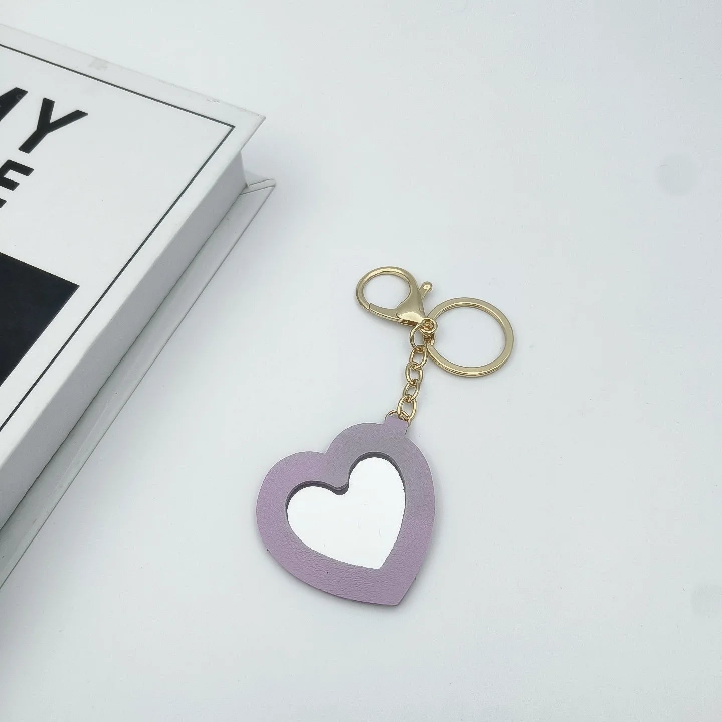 Zonyin PU Leather Makeup Mirror Key Chain Custom Logo Blank Promotional Gifts Portable Pocket Mirror Heart Mirror Keychain Bulk