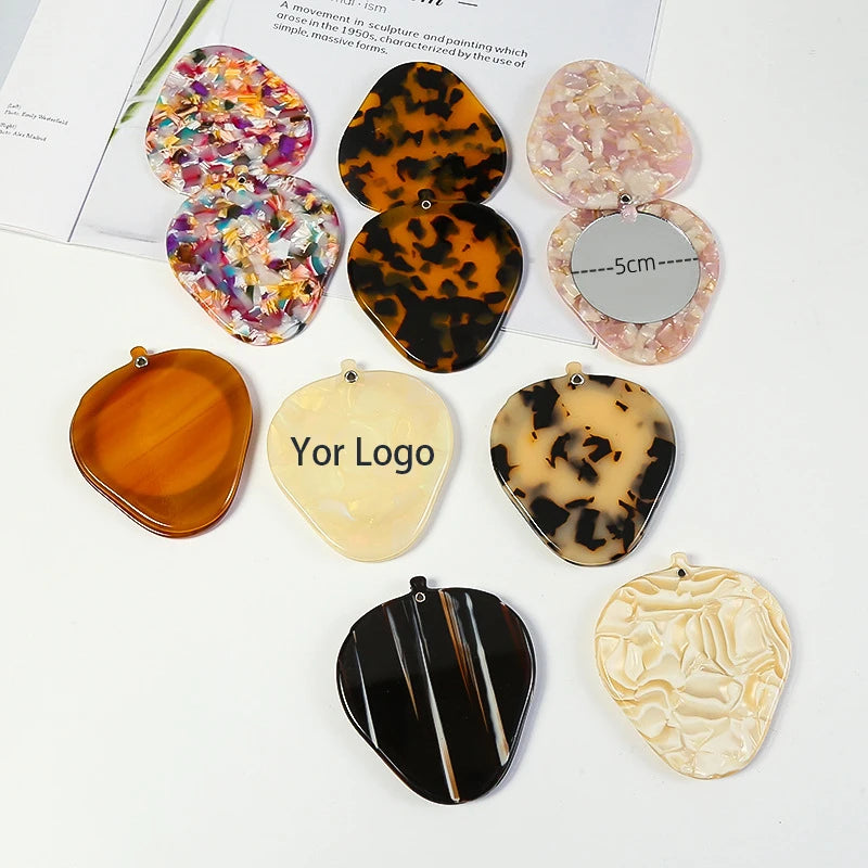 Wholesale Wholesale Customized Acetate Cute Leaf Strawberry-Shape Small Portable Mini Pocket Mirror With Handheld Mirror