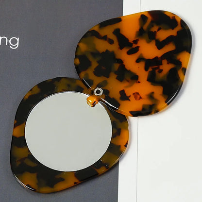 Wholesale Wholesale Customized Acetate Cute Leaf Strawberry-Shape Small Portable Mini Pocket Mirror With Handheld Mirror