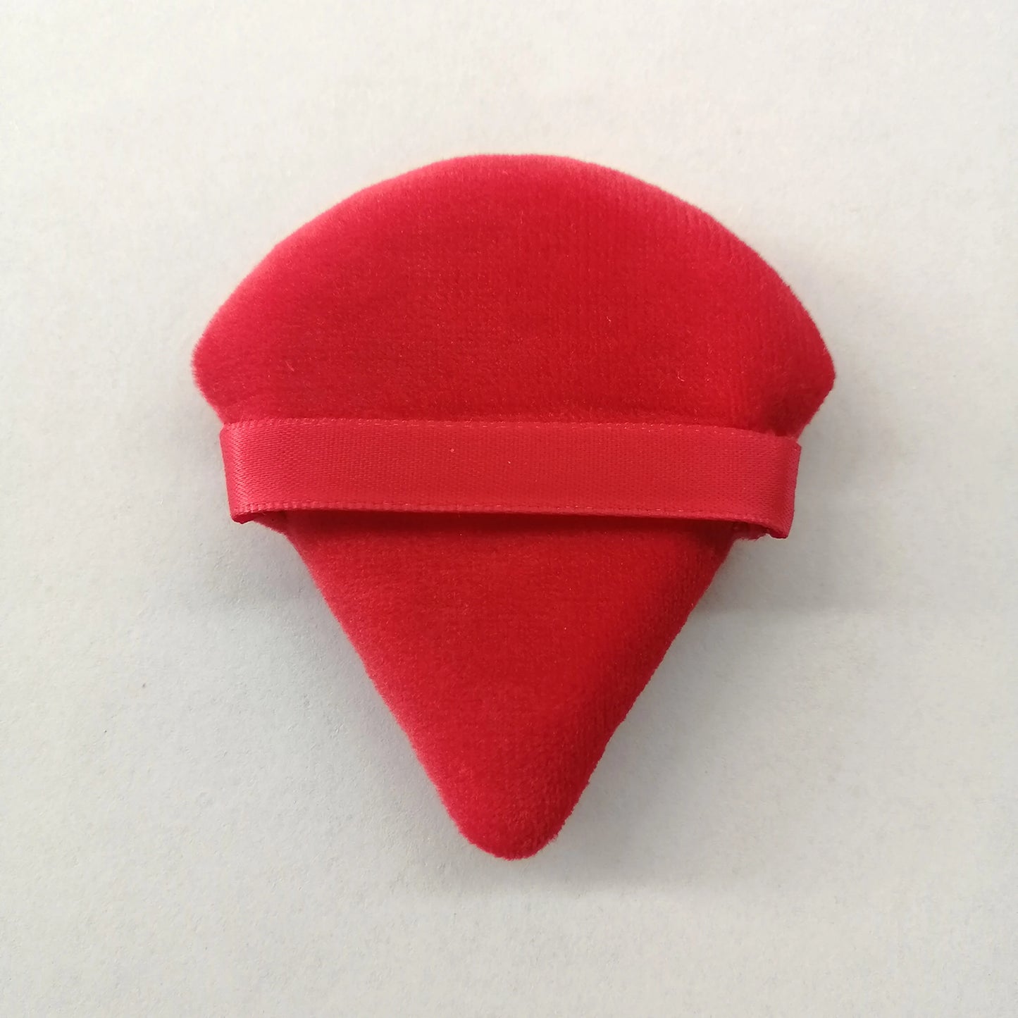 Zonyin Wholesale Super Soft Velour Triangle Powder Puff Custom Logo Label Makeup Puffs Velvet Face Cosmetic Puff for Women