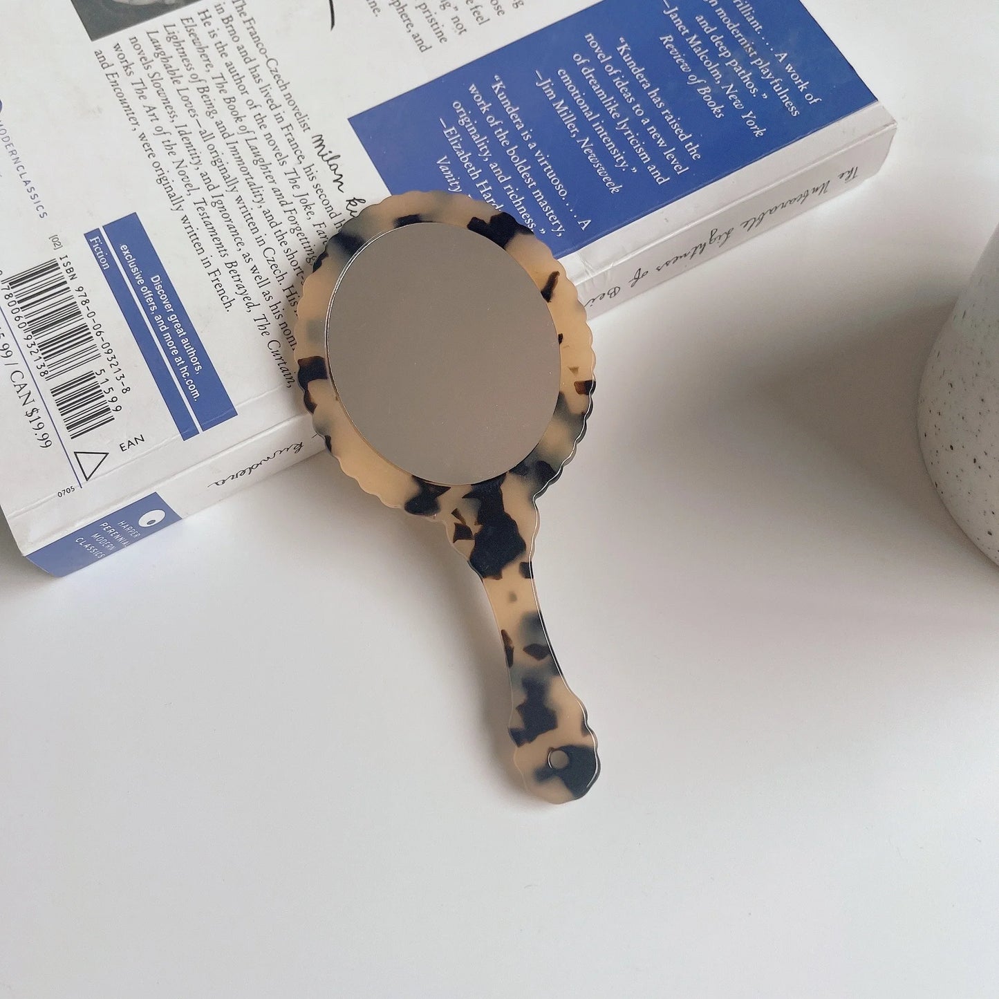 Wholesale Oval Handheld Pocket Mirror Floral White Acetate Portable Travel Makeup Mirror with Small Handle Zonyin