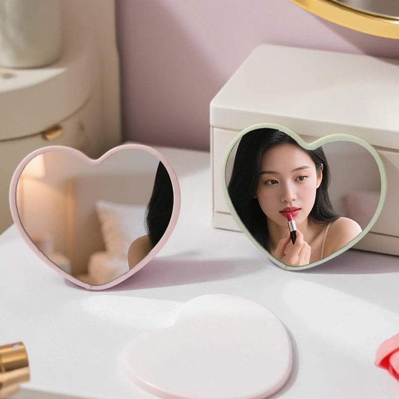 Zonyin Wholesale Cute Plastic Small Heart Pocket Makeup Mirror Custom Logo Mini Portable Compact Travel  Mirror  for Women Girls