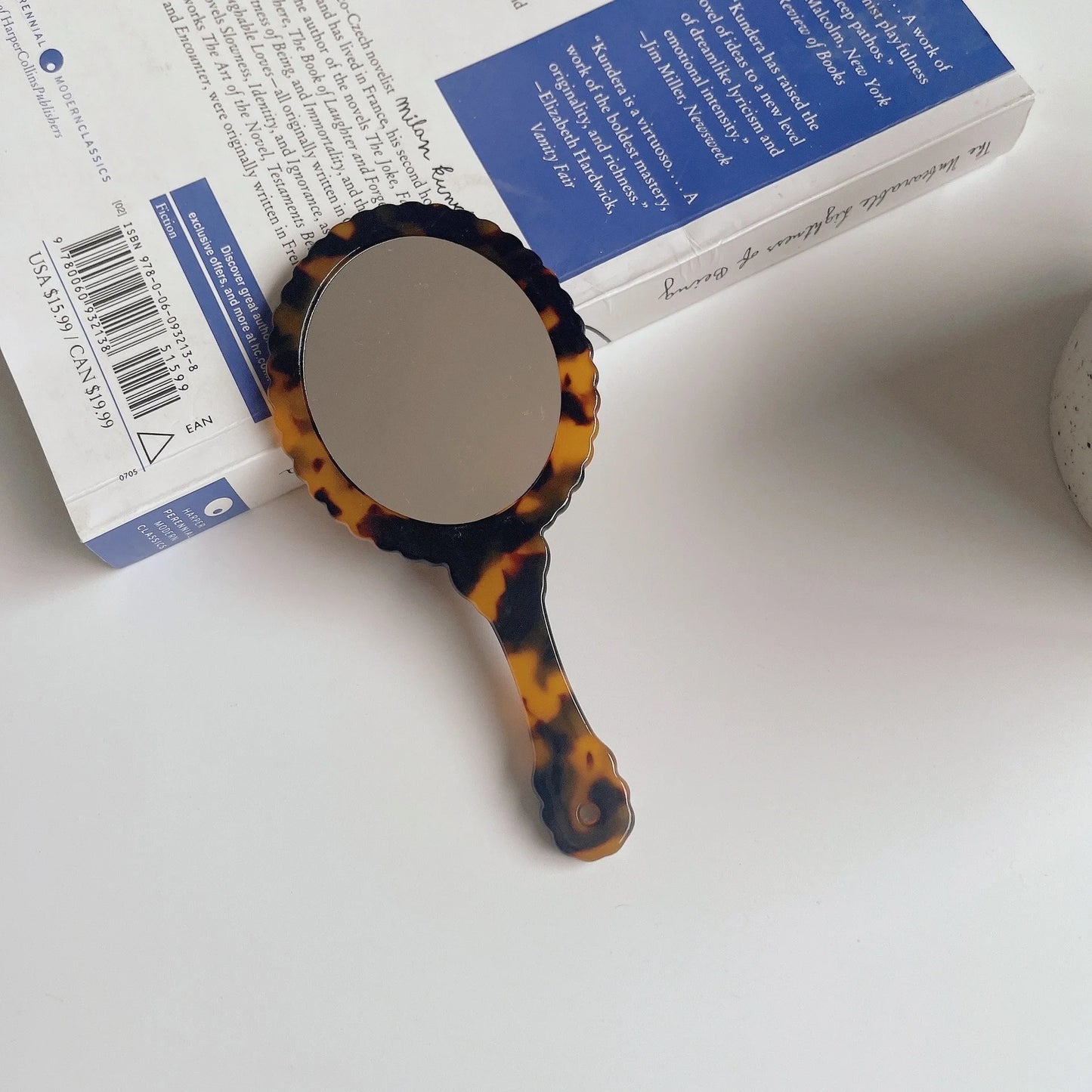 Wholesale Oval Handheld Pocket Mirror Floral White Acetate Portable Travel Makeup Mirror with Small Handle Zonyin