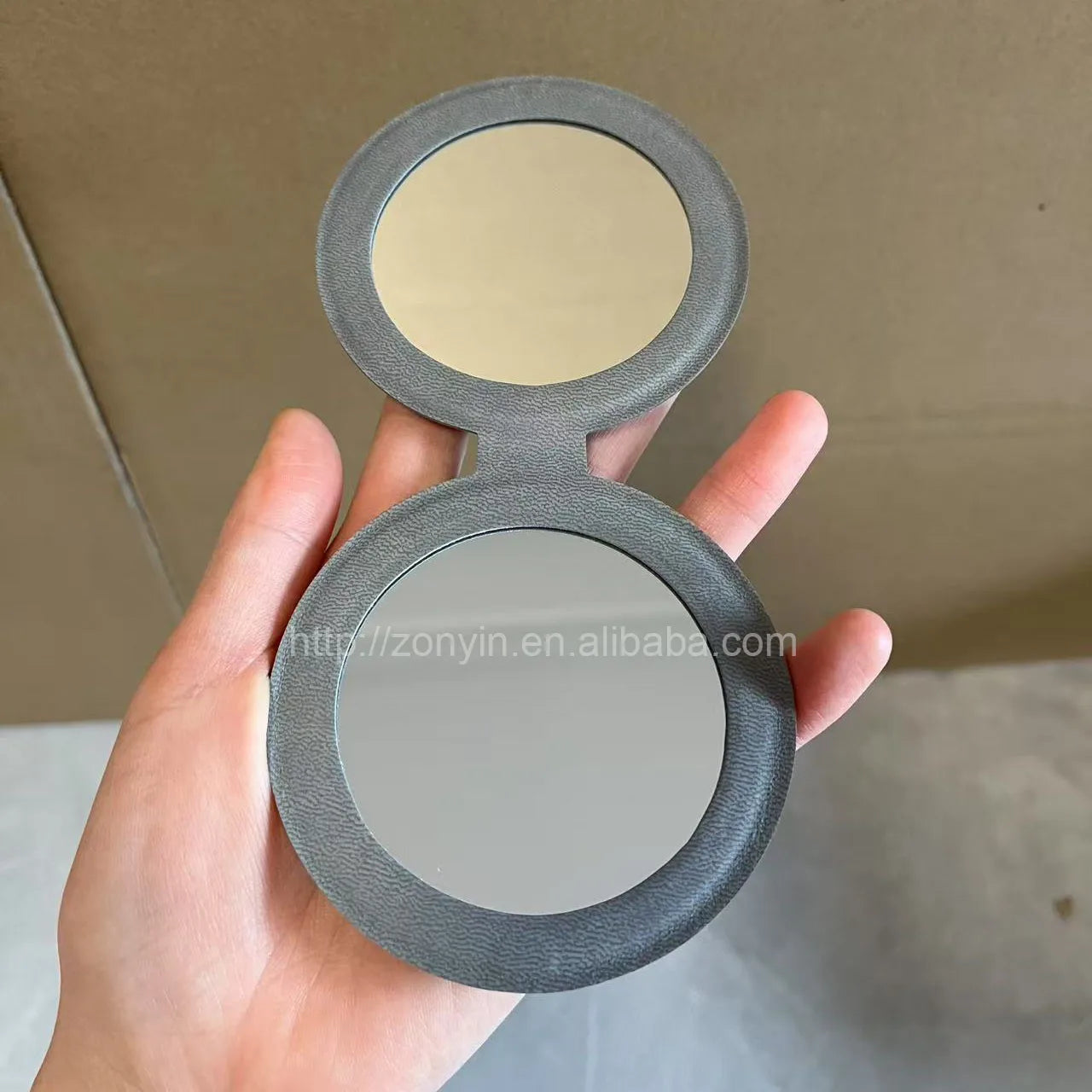 Zonyin New Design Double-Sided Round Pocket Mirror 1X 2X Magnifying Pu Leather Small Compact Makeup Mirror for Women