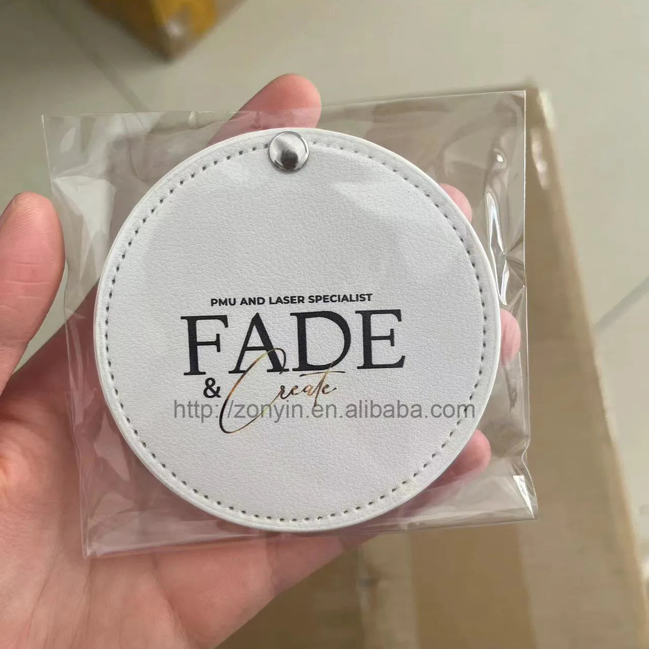 Zonyin Wholesale White Round Pocket Mirror Pu Leather Glass Small Travel Cosmetic Mirror for Women Girls