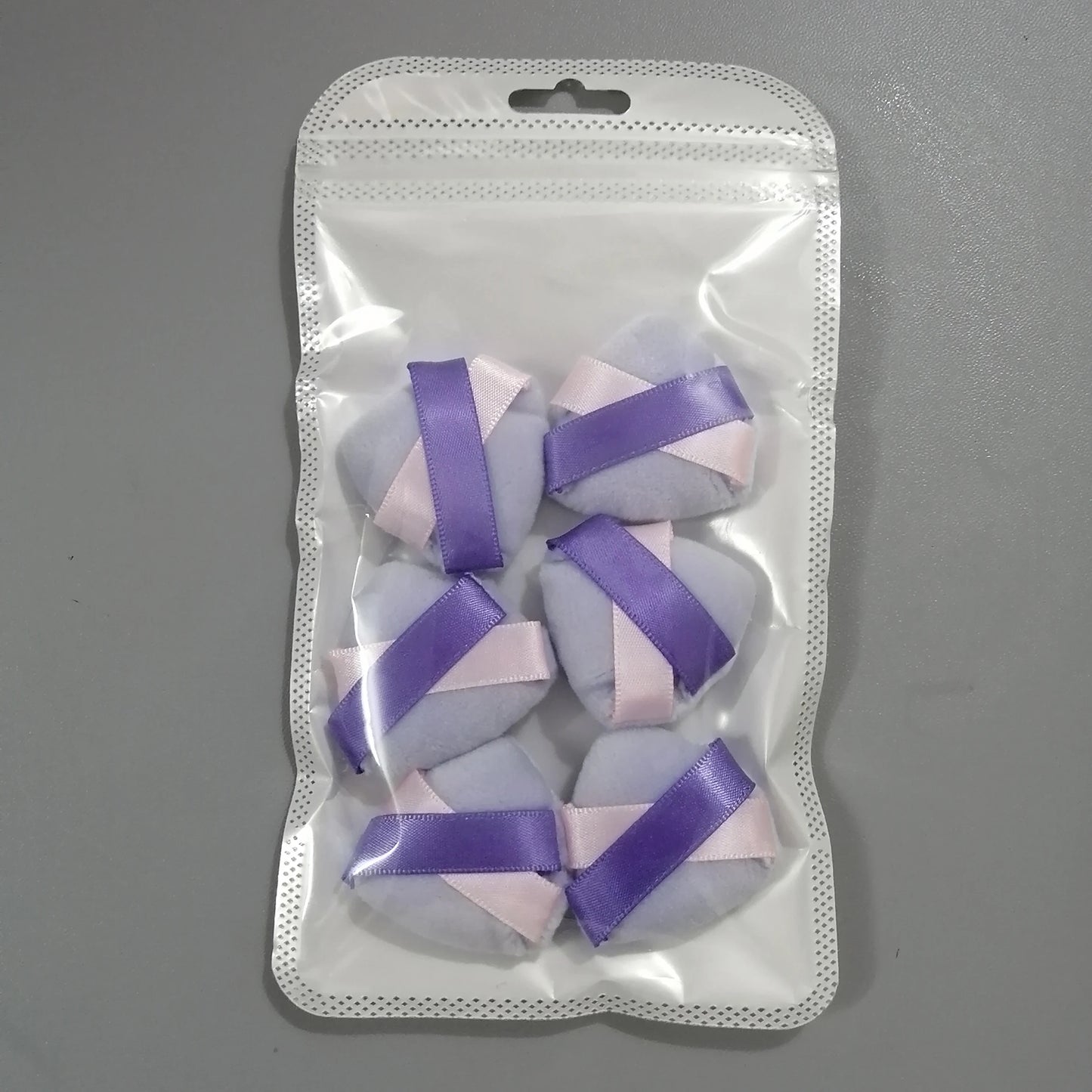 Zonyin Wholesale Cheap Small Finger Soft Velour Powder Puffs Triangle Mini Velvet Face Makeup Puff for Loose Powder