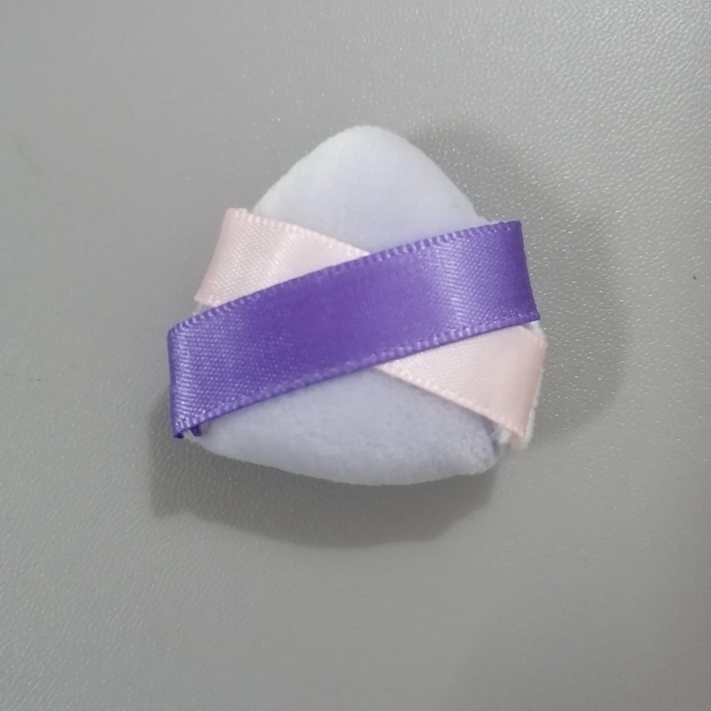Zonyin Wholesale Cheap Small Finger Soft Velour Powder Puffs Triangle Mini Velvet Face Makeup Puff for Loose Powder