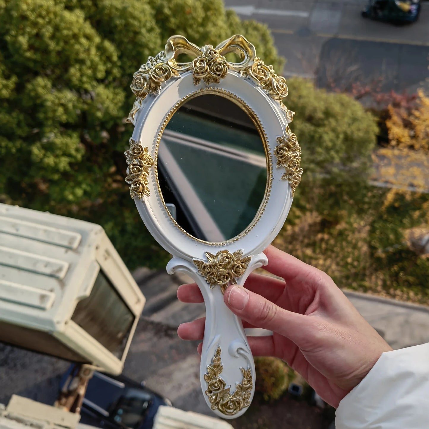 Zonyin European Style Vintage Resin Handheld Makeup Mirror Oval Shaped Rose Flower Carved Cosmetic Mirror for Women Lady Wedding