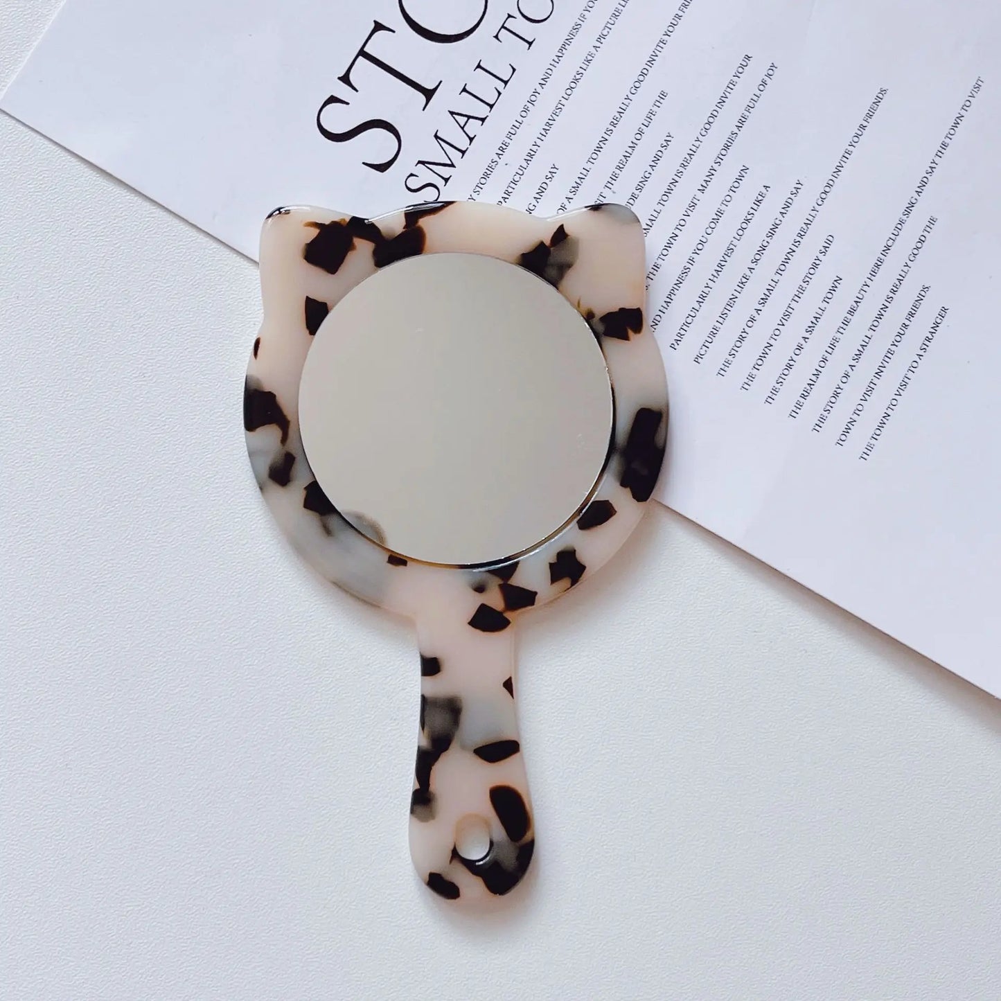 Zonyin Custom Logo Portable Cat-Shape Handheld Makeup Mirror Acetate Handle Small Cute Cosmetics Mirror for Women's Travel Use