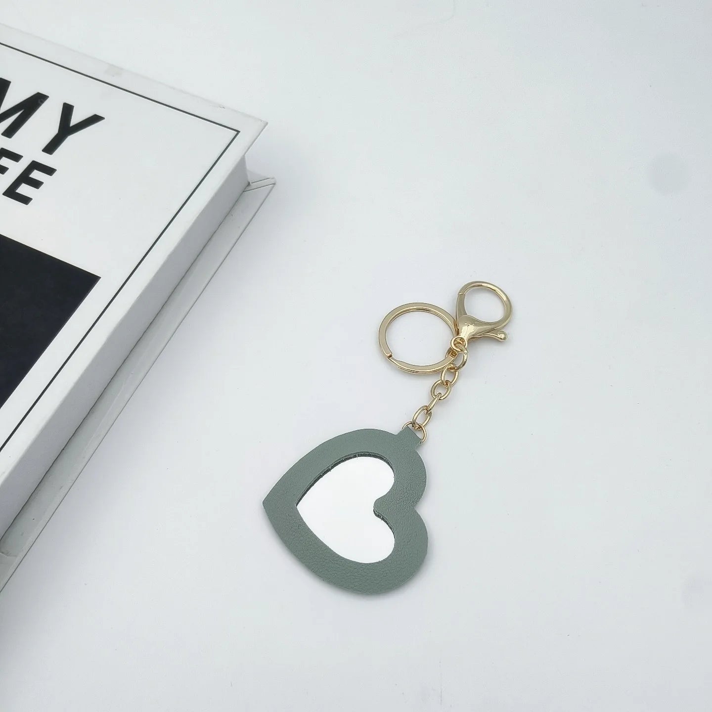Zonyin High Quality Small Heart Makeup Mirror Key Chain Promotional Heart Shape Key Ring Love Shape Mirror PU Leather Keychain