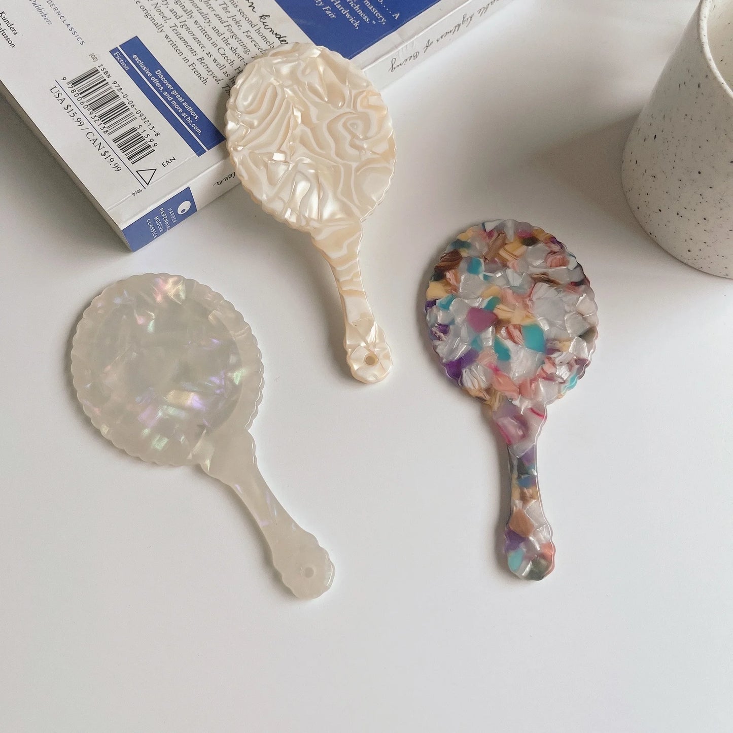 Wholesale Oval Handheld Pocket Mirror Floral White Acetate Portable Travel Makeup Mirror with Small Handle Zonyin