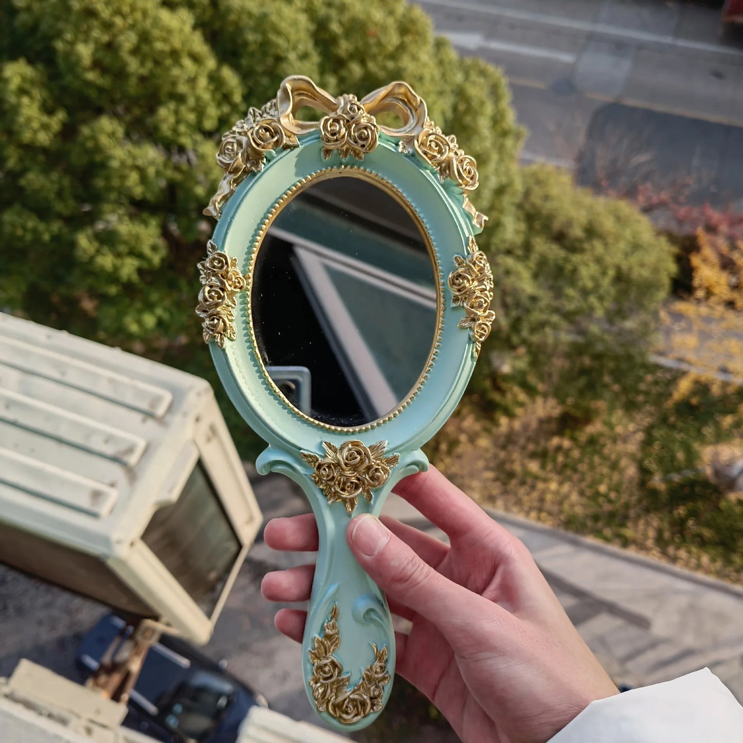 Zonyin European Style Vintage Resin Handheld Makeup Mirror Oval Shaped Rose Flower Carved Cosmetic Mirror for Women Lady Wedding