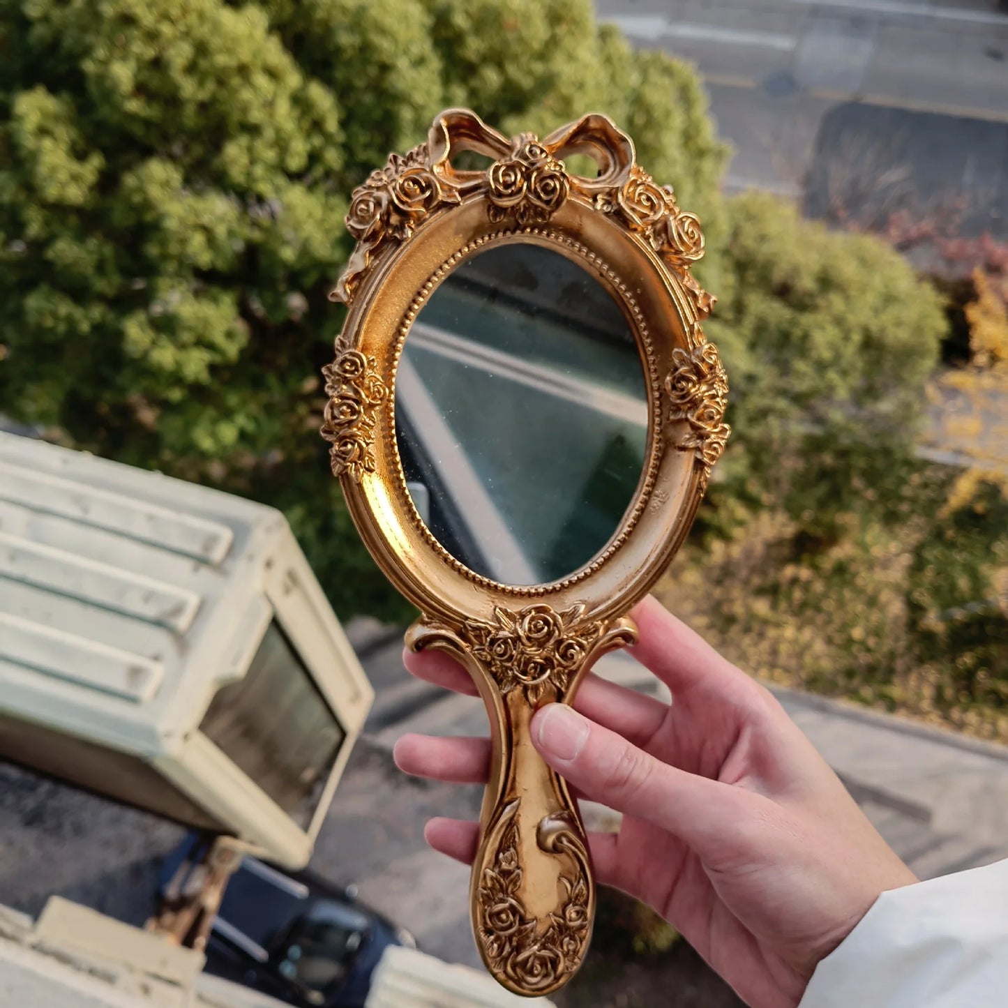 Zonyin European Style Vintage Resin Handheld Makeup Mirror Oval Shaped Rose Flower Carved Cosmetic Mirror for Women Lady Wedding