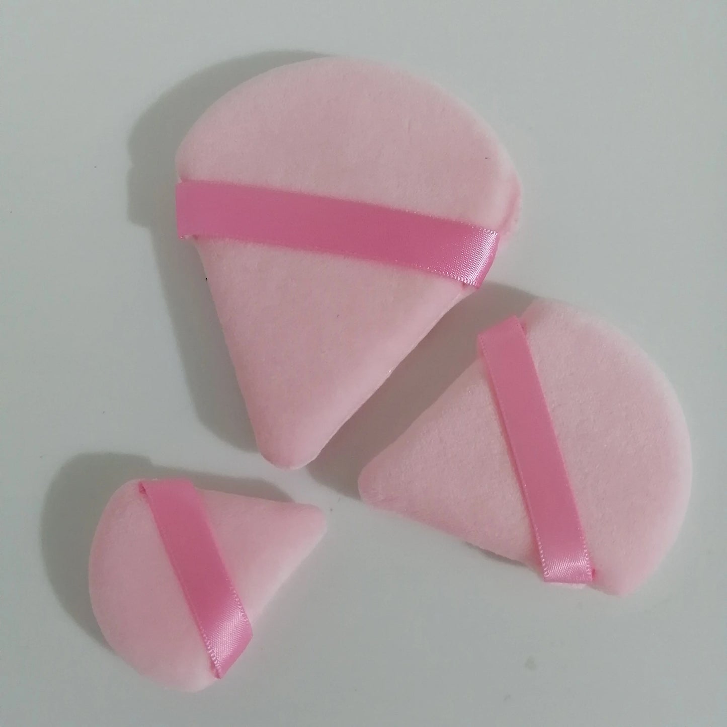 Zonyin Wholesale 3pcs Black Velvet Triangle Powder Puff Custom Logo Soft Mini Large Face Powder Puff for Make up